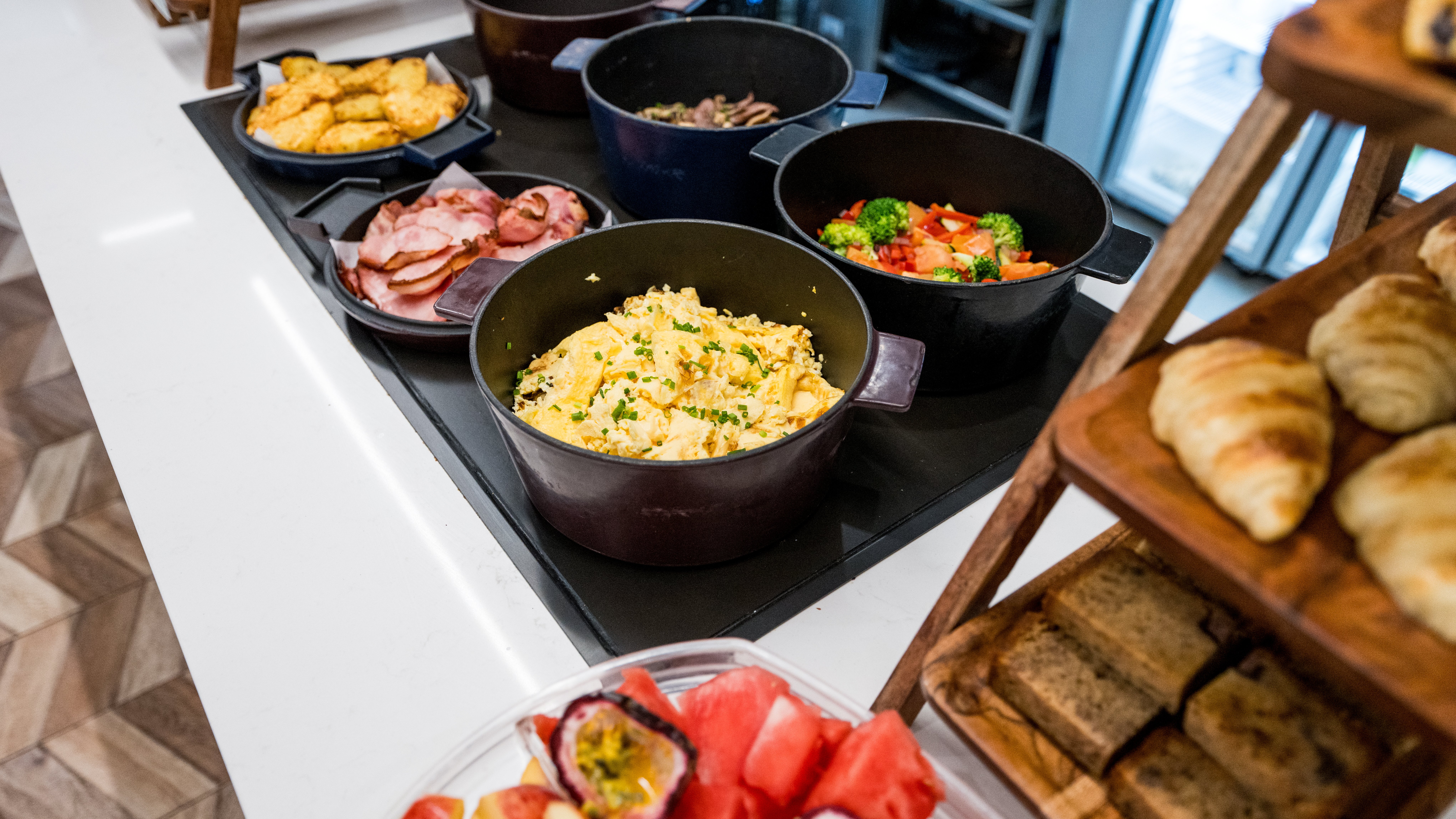 holiday inn and suites sydney bondi junction by ihg