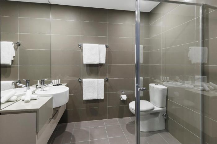 holiday inn and suites sydney bondi junction by ihg