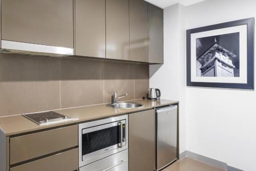 holiday inn and suites sydney bondi junction by ihg