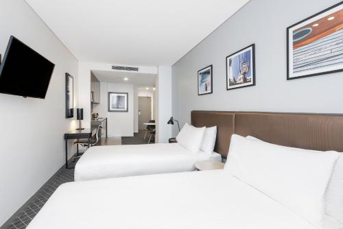 holiday inn and suites sydney bondi junction by ihg