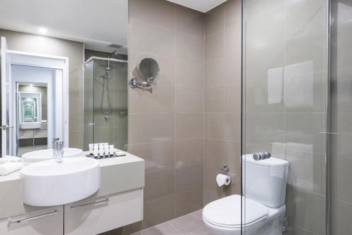 holiday inn and suites sydney bondi junction by ihg