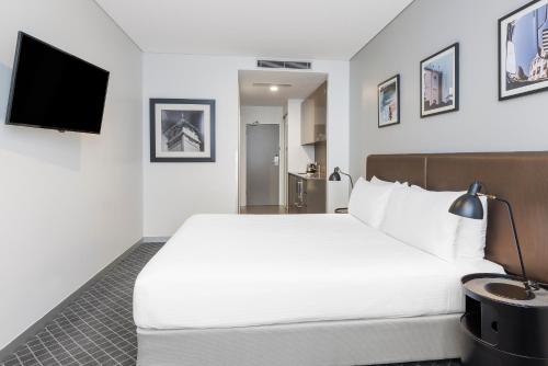 holiday inn and suites sydney bondi junction by ihg