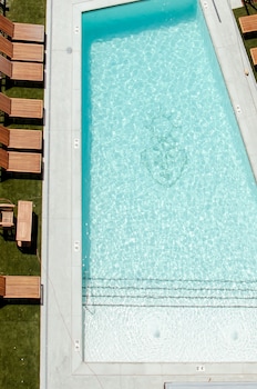 brut hotel