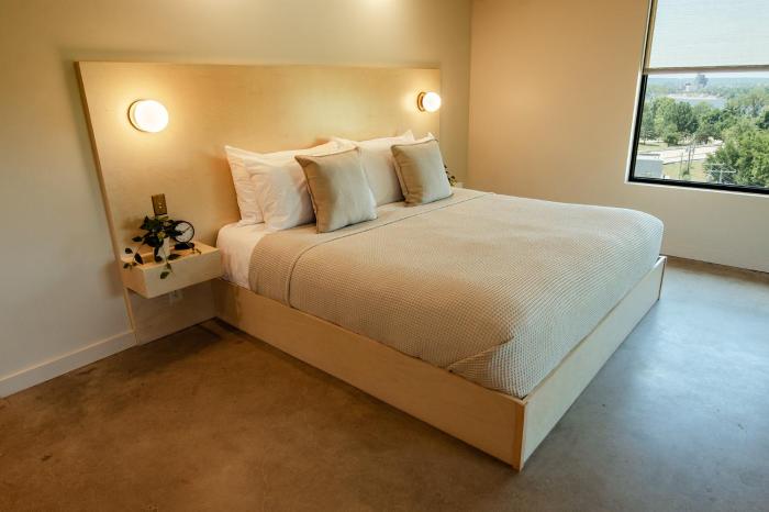brut hotel