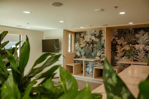 brut hotel