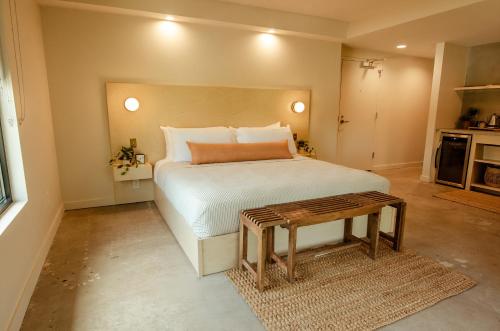 brut hotel