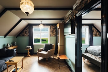 skalakot manor hotel