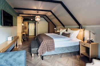 skalakot manor hotel