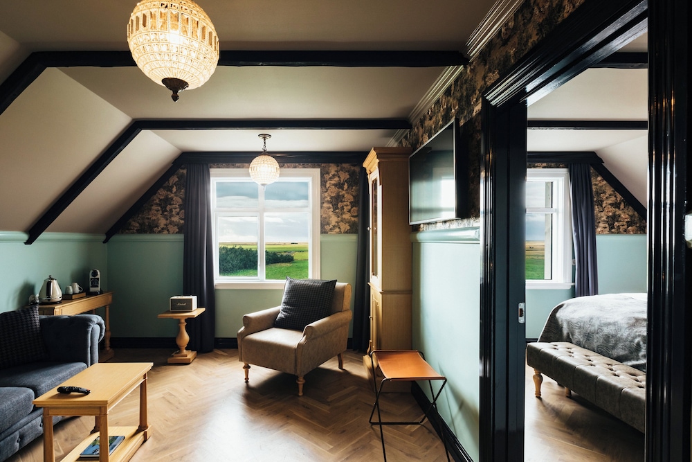 skalakot manor hotel