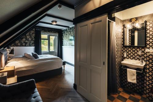 skalakot manor hotel