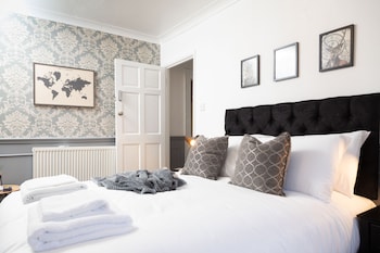 6 bedroom city centre townhouse