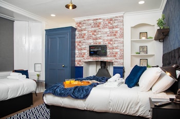6 bedroom city centre townhouse