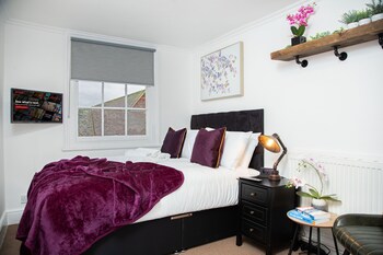 6 bedroom city centre townhouse