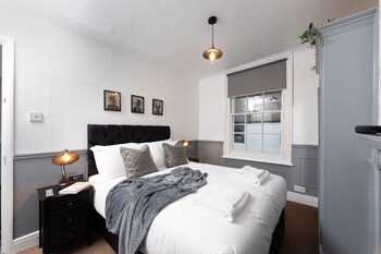 6 bedroom city centre townhouse