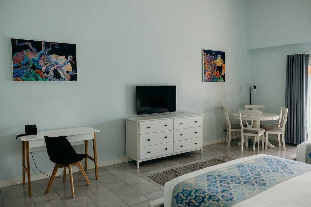 grapetree bay hotel and villas