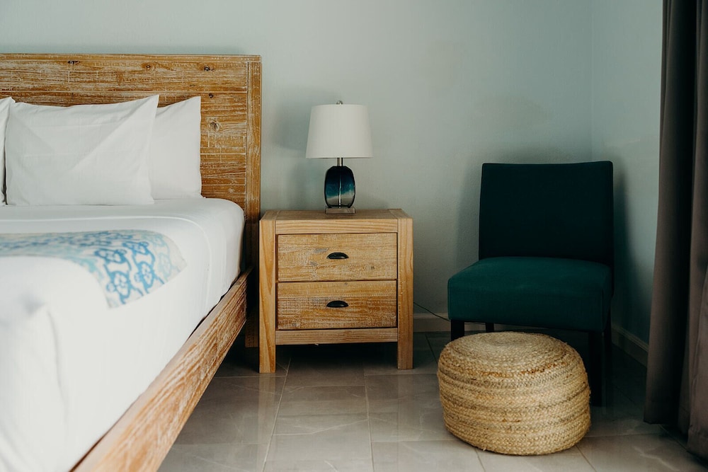 grapetree bay hotel and villas