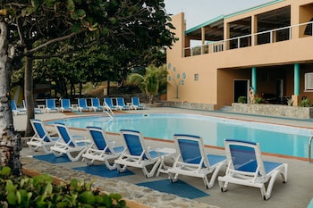 grapetree bay hotel and villas