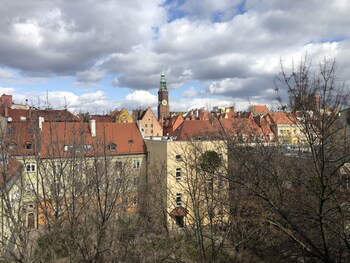 kw38 great view 2 min to townhall