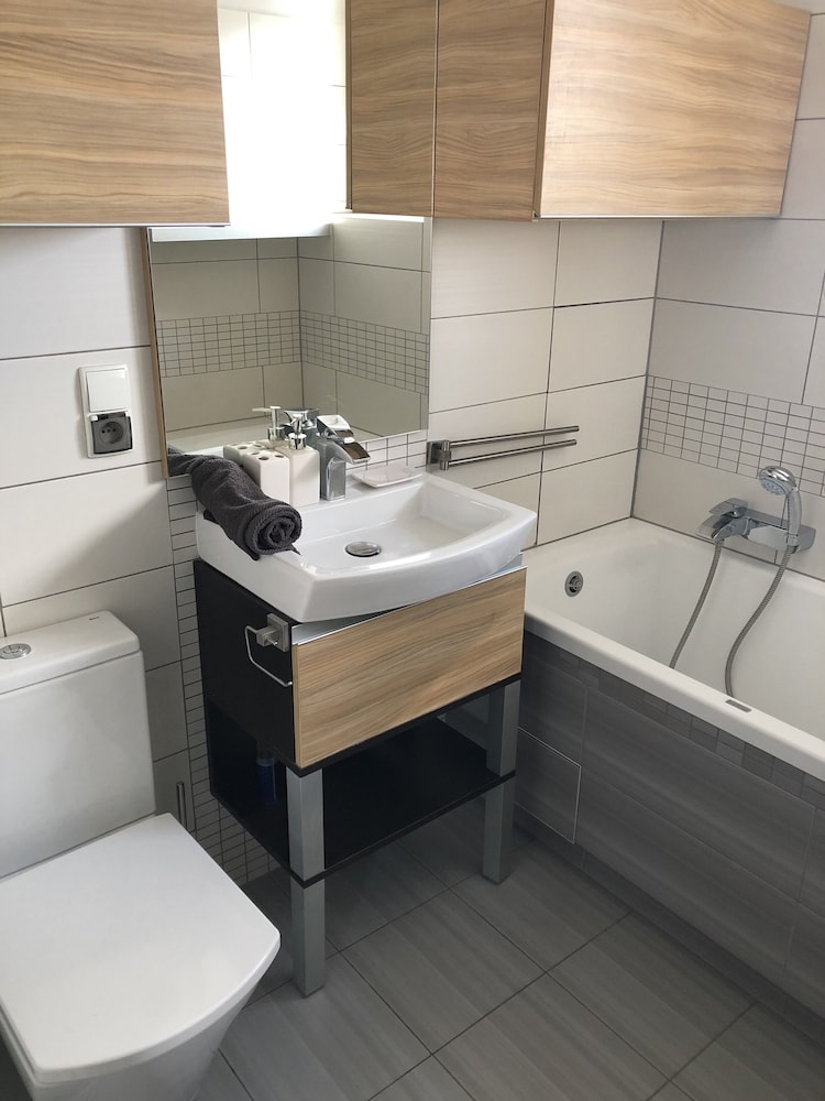 kw38 great view 2 min to townhall