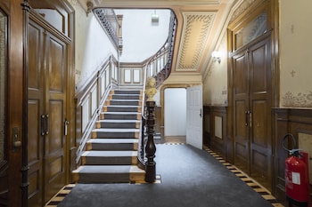 marques garden house by olivia