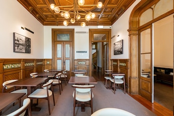 marques garden house by olivia