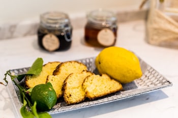 lemon tree house
