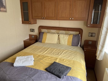 2 bedroom caravan at heacham beach with decking