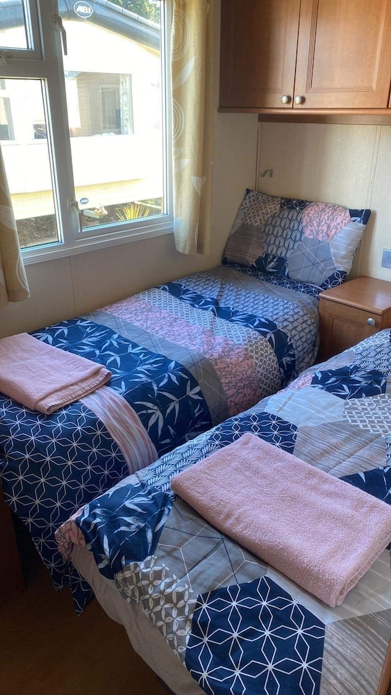 2 bedroom caravan at heacham beach with decking