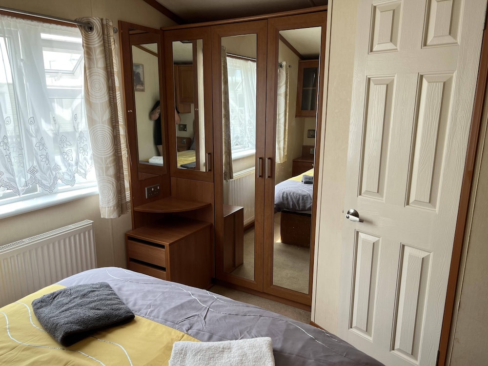 2 bedroom caravan at heacham beach with decking