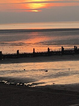2 bedroom caravan at heacham beach with decking