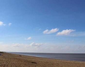 2 bedroom caravan at heacham beach with decking