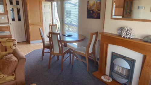 2 bedroom caravan at heacham beach with decking