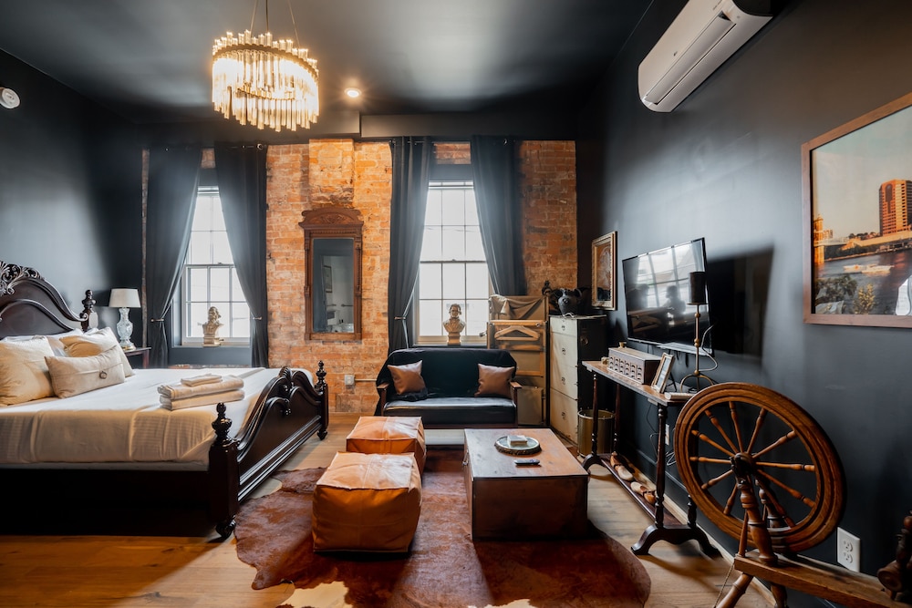 pickle factory hotel