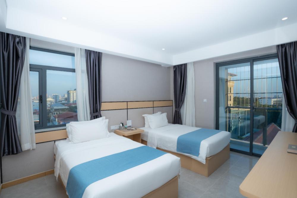 ark hotel