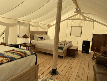 yellowstone dreamin camp