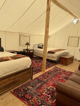 yellowstone dreamin camp