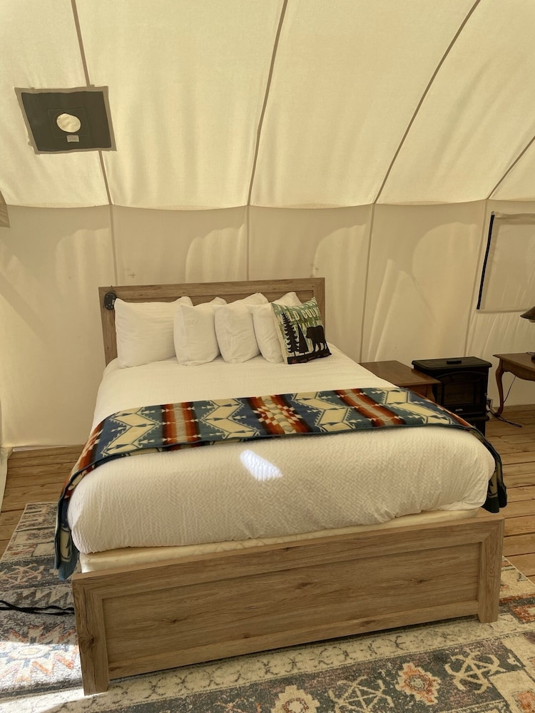 yellowstone dreamin camp