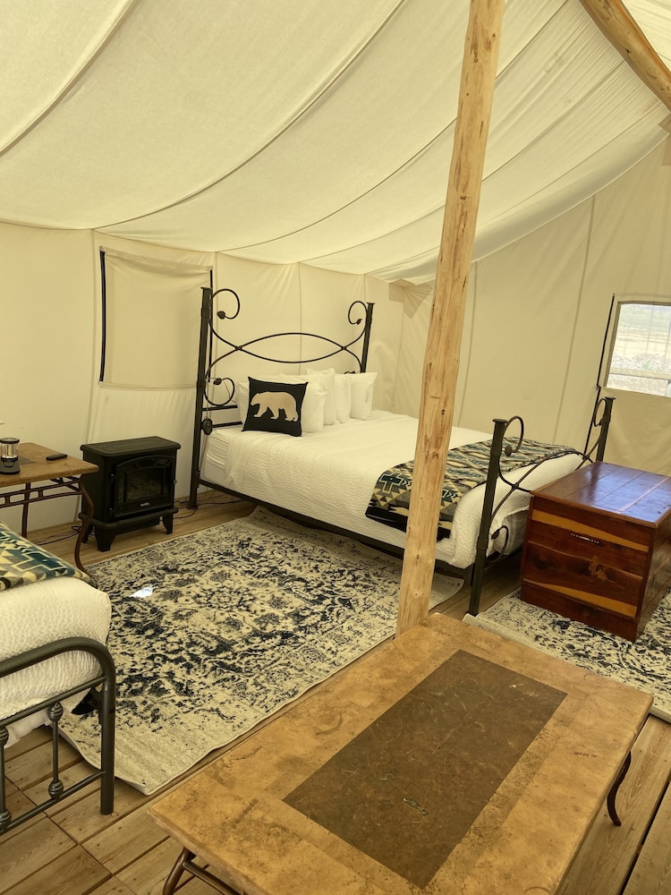 yellowstone dreamin camp