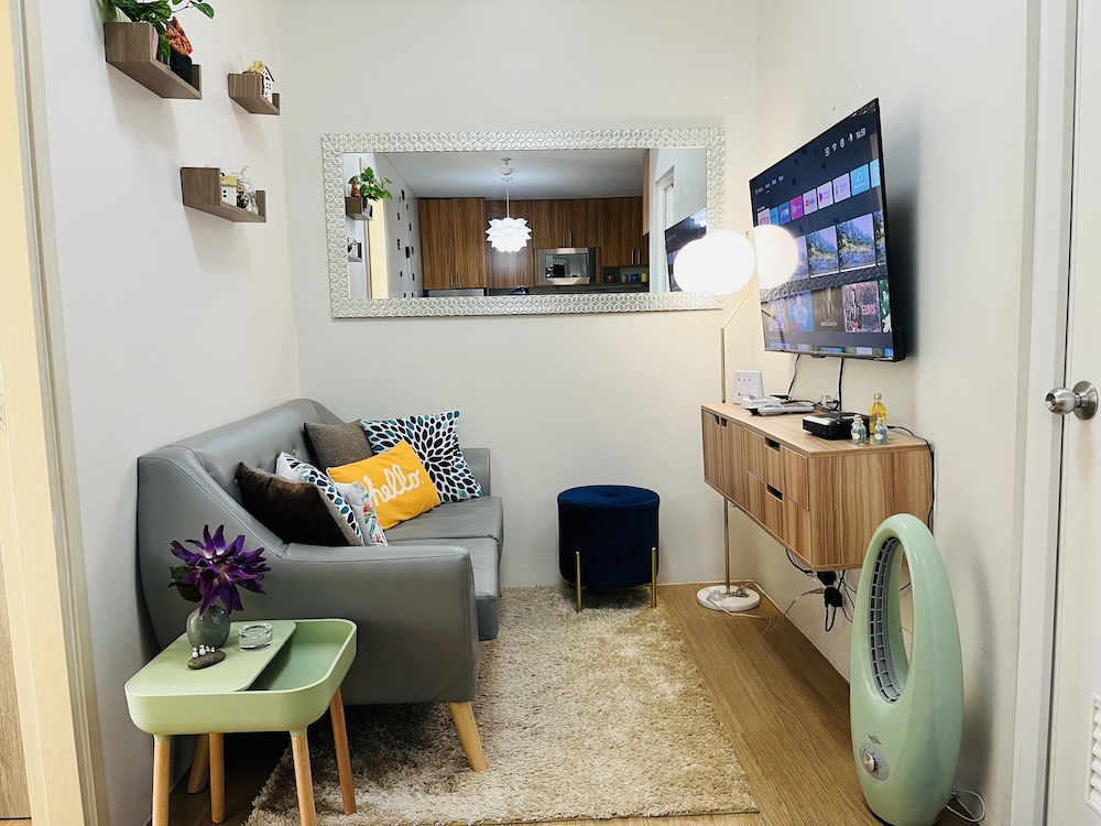 comfycosy 1 br with stunning city view at the loop