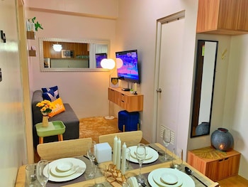 comfycosy 1 br with stunning city view at the loop