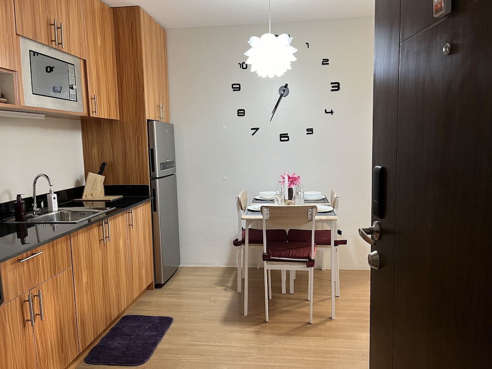 comfycosy 1 br with stunning city view at the loop
