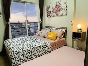 comfycosy 1 br with stunning city view at the loop