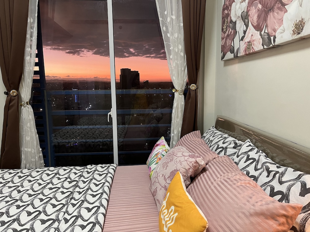 comfycosy 1 br with stunning city view at the loop