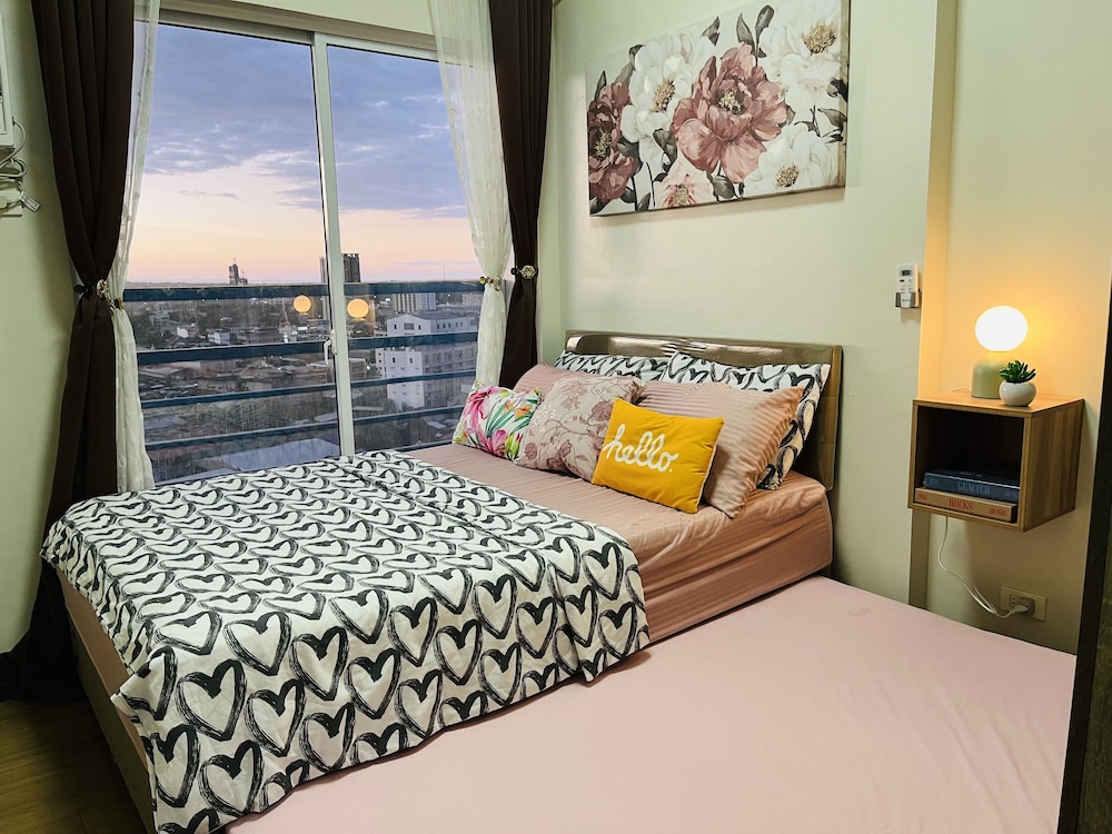comfycosy 1 br with stunning city view at the loop