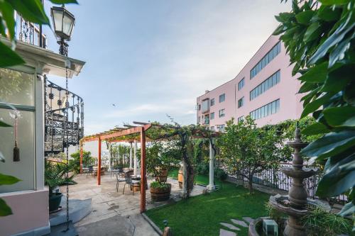 ayca la flora hotel boutique