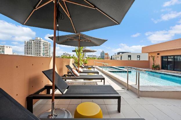 hibird apartment and suites hotel