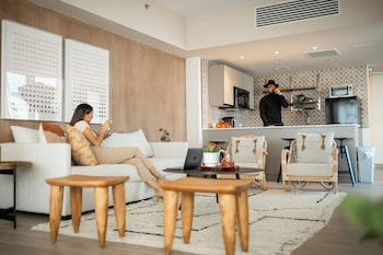 hibird apartment and suites hotel