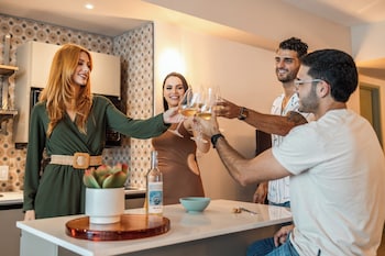 hibird apartment and suites hotel