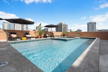 hibird apartment and suites hotel