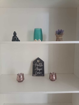 cozy studio across from the ocean e12